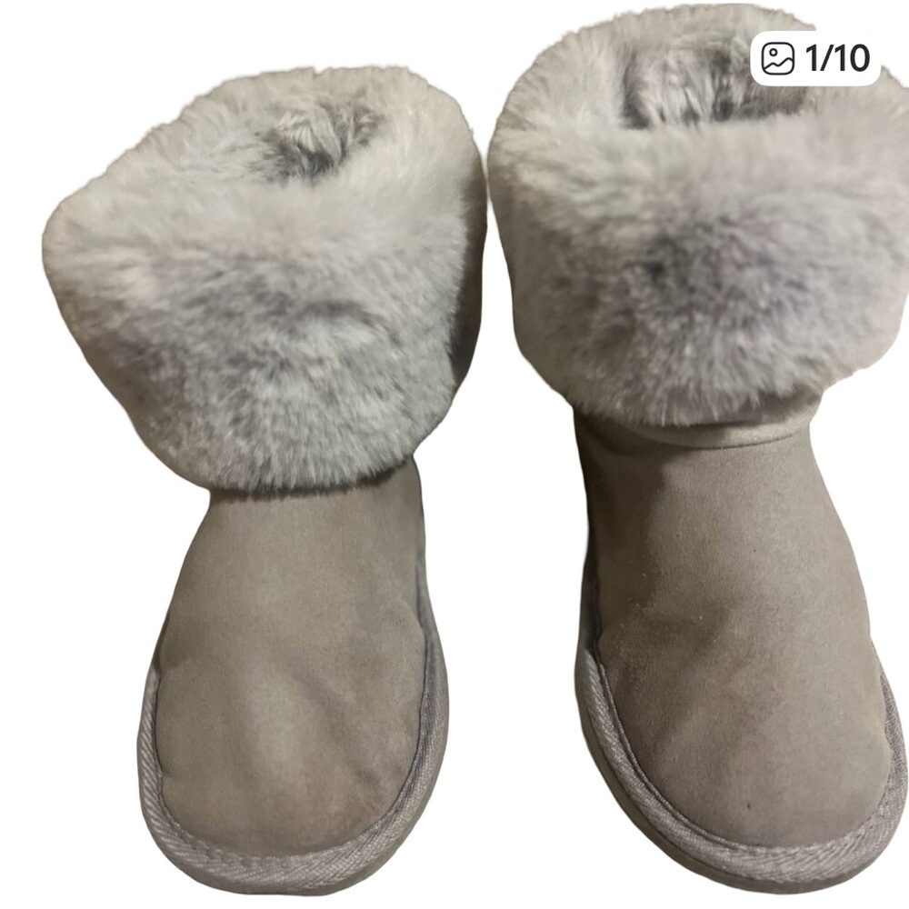 LC Lauren Conrad  grey/silver faux suede booties